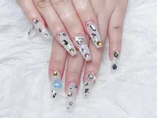 ネイル 🦋 Queenieのネイルデザイン