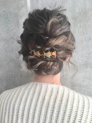 ミディアム ヘアアレンジ EMANON天神所属・Hitomi Ezakiのヘアスタイル