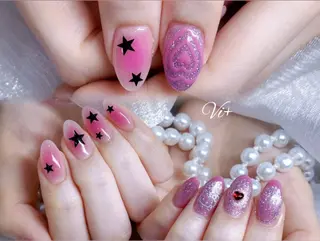 ネイル Nailsalon Vi+ももか🩷のネイルデザイン