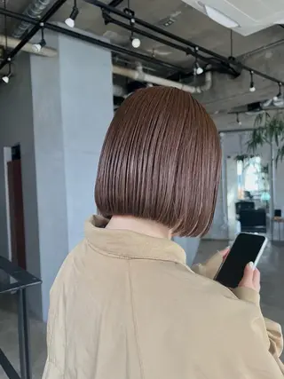 ミディアム カラー AmiLi HONOKAのヘアスタイル