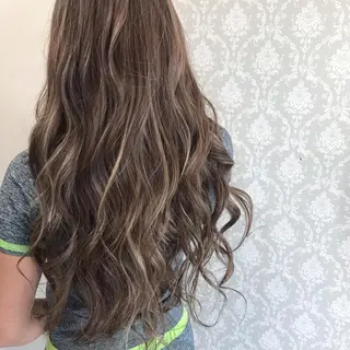 カラー ササキ トモシのヘアスタイル