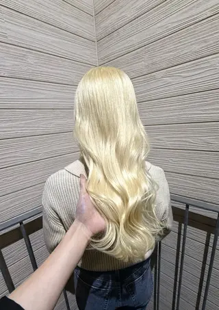 ロング カラー ハイトーン・ブリーチ ムラ修正　八須　錬のヘアスタイル