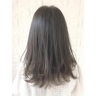 セミロング カラー KIZU 髪質改善 怪談を語る美容師のヘアスタイル