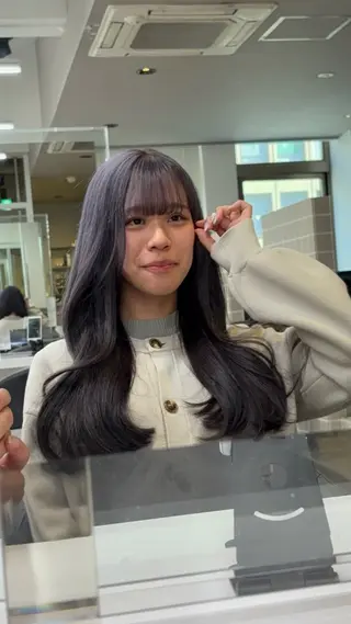 カラー ベージュ／ブラウン/ ナチュラルレイヤーのヘアスタイル