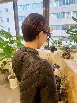 ショート カラー ヒナゴ トヨカズのヘアスタイル