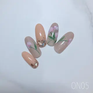 ネイル 園 寛子 （ネイリスト）のネイルデザイン