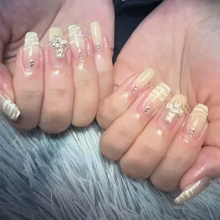 ネイル シェヌネイル JURAのネイルデザイン