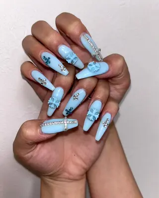 ネイル nail.salon .Reversalのネイルデザイン