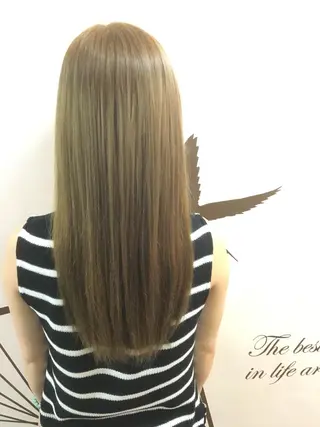 ロング 乳井 悠香のヘアスタイル