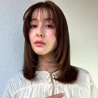 セミロング 艶髪ストレート❇️ レイヤー❇️出町光流のヘアスタイル