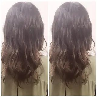 セミロング カラー ヤナ マネージャーのヘアスタイル