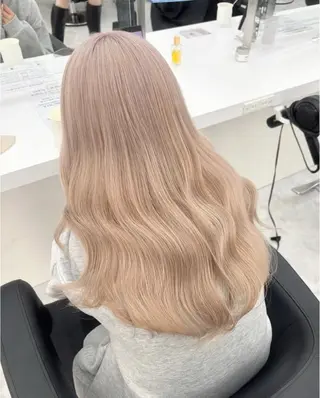 ロング カラー モテ髪💕ハイトーン ベージュ yuriaのヘアスタイル