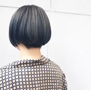 ショート カラー ブリーチ、パーマ 西部笑のヘアスタイル