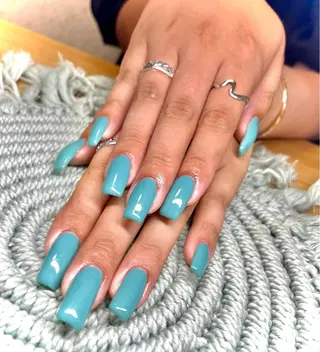 セミロング GG houseのネイルデザイン