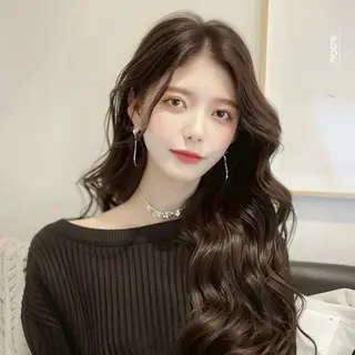 ロング カラー 岡田 佳子のヘアスタイル