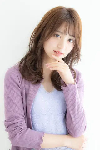 セミロング 山本翔一郎 韓国顔周りレイヤーのヘアスタイル