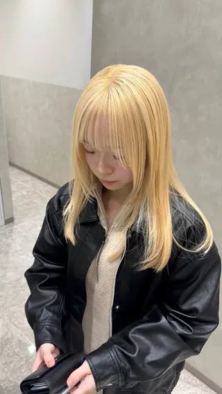 ミディアム カラー SALOWIN札幌大通り所属・札幌ブリーチカラー/ ダブルカラー/ドイのヘアスタイル