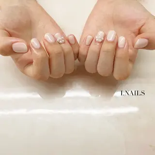 ネイル アイネイルズ所属・早川 梓のネイルデザイン