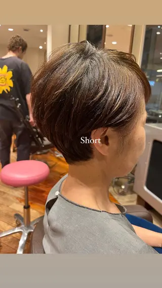 ショート ｼｮｰﾄｶｯﾄ 梅田 山下　すみれのヘアスタイル