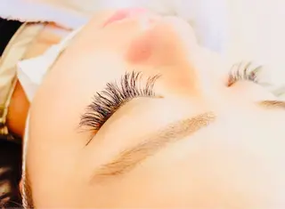 マツエク・マツパ フルーヴコリーヌ所属・フルーヴコリーヌ Rieの眉毛・アイブロウイメージ