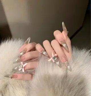 ネイル ラッキーネイルサロン西川口東口店所属・山田 由奈のネイルデザイン