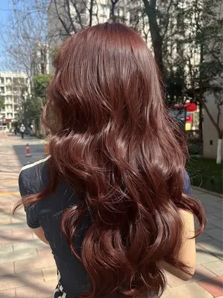 ロング カラー トレンド暖色ヘア🍒 miu🍒のヘアスタイル