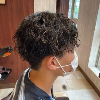ショート パーマ メンズ ツイスパ/メンズ特化 🦋𝑺𝑶𝑵𝑬のヘアスタイル