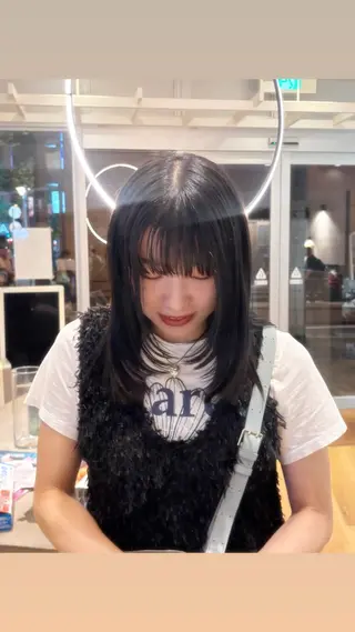 セミロング ブリーチカラー∕ デザインカラー／ねねのヘアスタイル