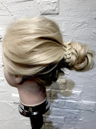 ロング ヘアアレンジ uros.所属・中目黒✂︎店長✂︎ TOMOHIROのヘアスタイル