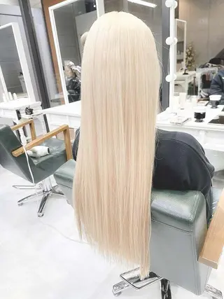 ロング カラー ヘアアレンジ 𝐑𝐈𝐍𝐊𝐀 🐣🩷のヘアスタイル