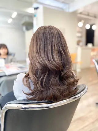 ミディアム カラー MUSEUM 谷平悠兼のヘアスタイル