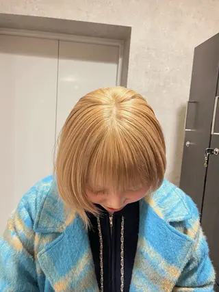 ショート 韓国レイヤーカット/ ハイトーン/マアヤのヘアスタイル