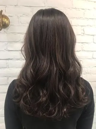 ロング カラー いけだ　ひかり ハイライトくびれヘアのヘアスタイル