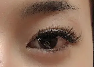 マツエク・マツパ fleur（フルール）所属・fleur フルールのマツエク・マツパデザイン