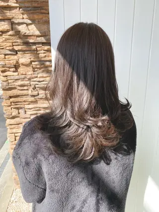 セミロング 髙井 麻帆のヘアスタイル