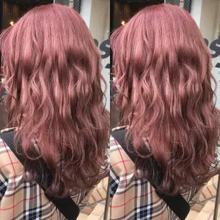 ロング カラー パーマ ヘアアレンジ ネイル マツエク・マツパ 八巻 晴香のヘアスタイル