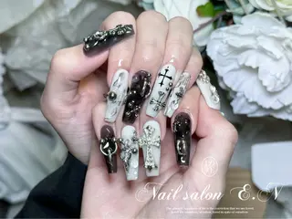 ネイル E.N🦋 長さ出し/持ち込みのネイルデザイン