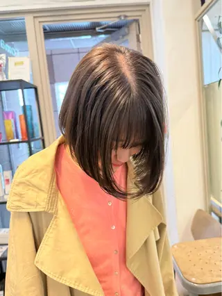 ショート カラー ミルクティー× グレージュMOMOのヘアスタイル