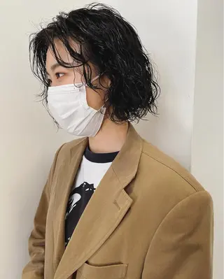 ショート カラー パーマ Loom.所属・村上雅人 ナチュラルモードのヘアスタイル