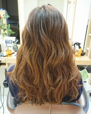 ロング 透明感ハイライト◎ 伊藤夏海のヘアスタイル