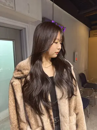 ロング カラー NANAMI🩵 大人可愛い韓国ヘアのヘアスタイル