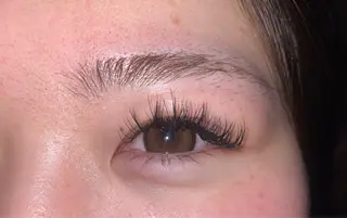 マツエク・マツパ Bish Yanaのヘアスタイル