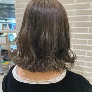 ミディアム 潟上 菜摘のヘアスタイル