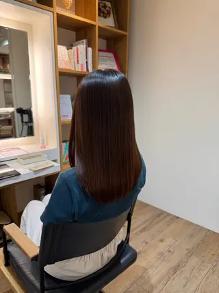 セミロング afloatkobe所属・美髪/髪質改善 川口凌弥のヘアスタイル