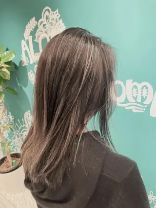 ミディアム カラー ALOHANA 津店所属・TSUBASA▫️ ブリーチ#エクステのヘアスタイル