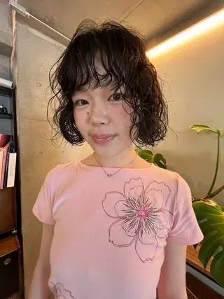 ショート レイヤーカット\ウル フ　chinatsuのヘアスタイル