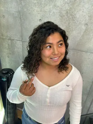 ミディアム パーマ HONEY TRAP!所属・HARURU🪮✨ ブレイズ海外ヘアのヘアスタイル