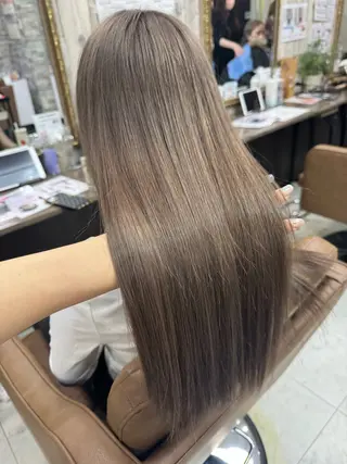 ロング 土屋朱理/ ハイトーンカラーのヘアスタイル