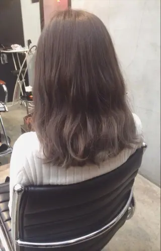 ミディアム セミロング カラー nable.所属・栗林 実莉のネイルデザイン