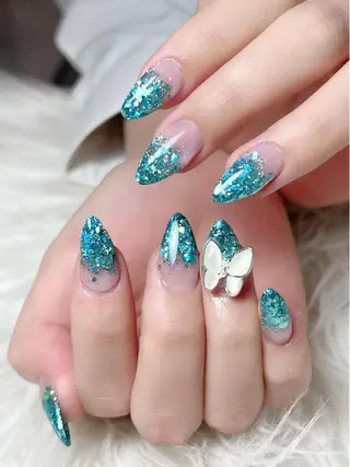 ネイル シェヌネイル JURAのネイルデザイン